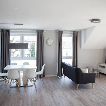 Moderne Neubau-Wohnung Mit Kamin Und 35Qm Dachterrasse Trossingen Exterior photo