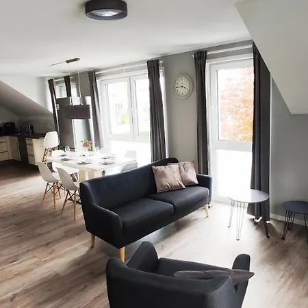 Moderne Neubau-Wohnung Mit Kamin Und 35Qm Dachterrasse Trossingen Exterior photo