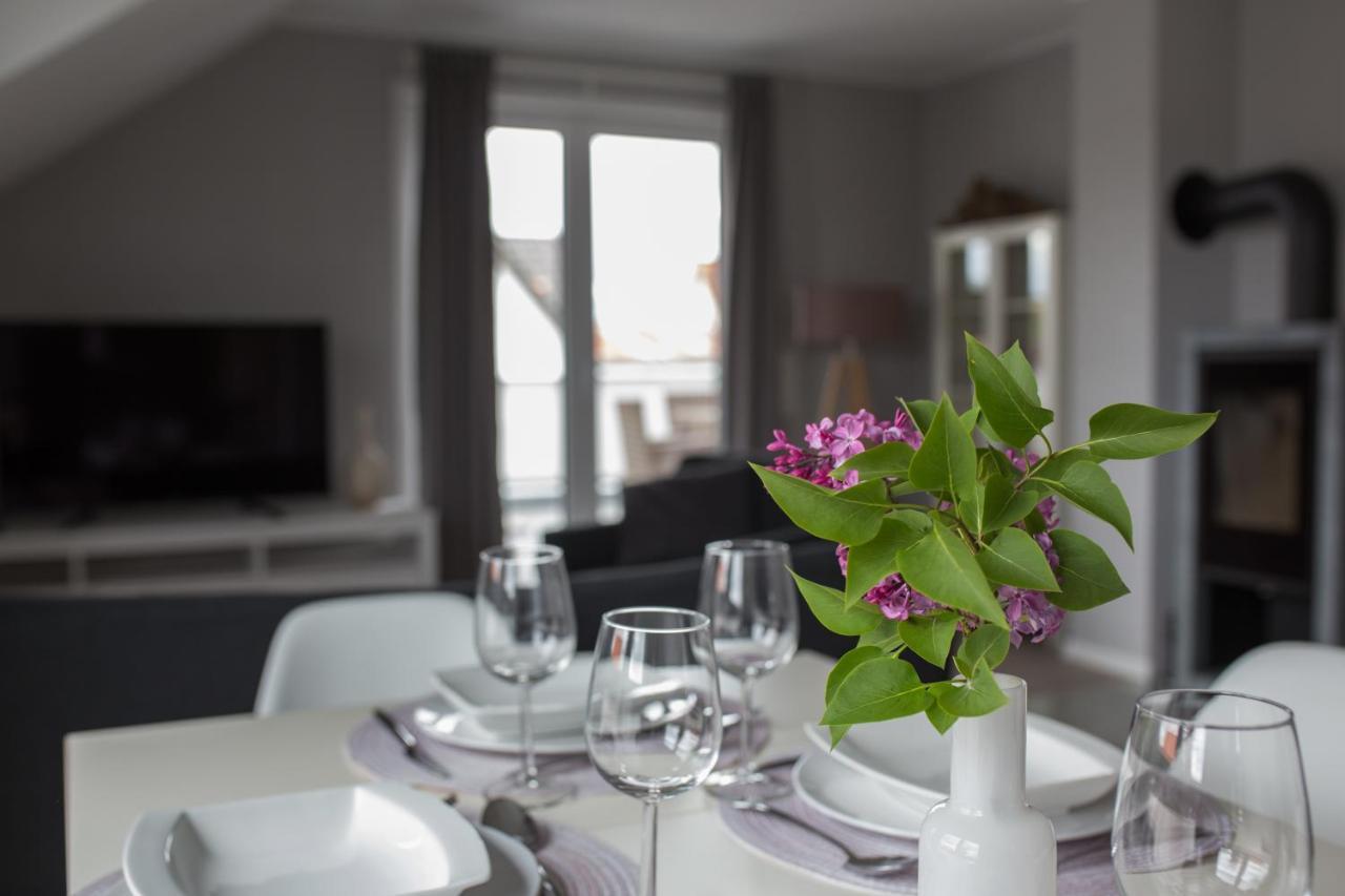 Moderne Neubau-wohnung Mit Kamin Und 35qm Dachterrasse