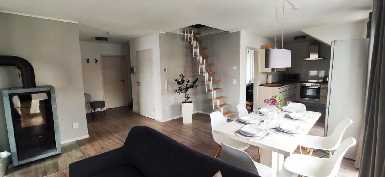 Moderne Neubau-wohnung Mit Kamin Und 35qm Dachterrasse Apartment