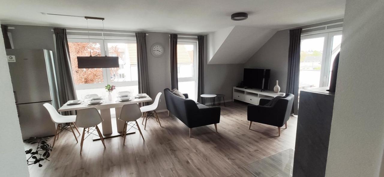 Moderne Neubau-wohnung Mit Kamin Und 35qm Dachterrasse *