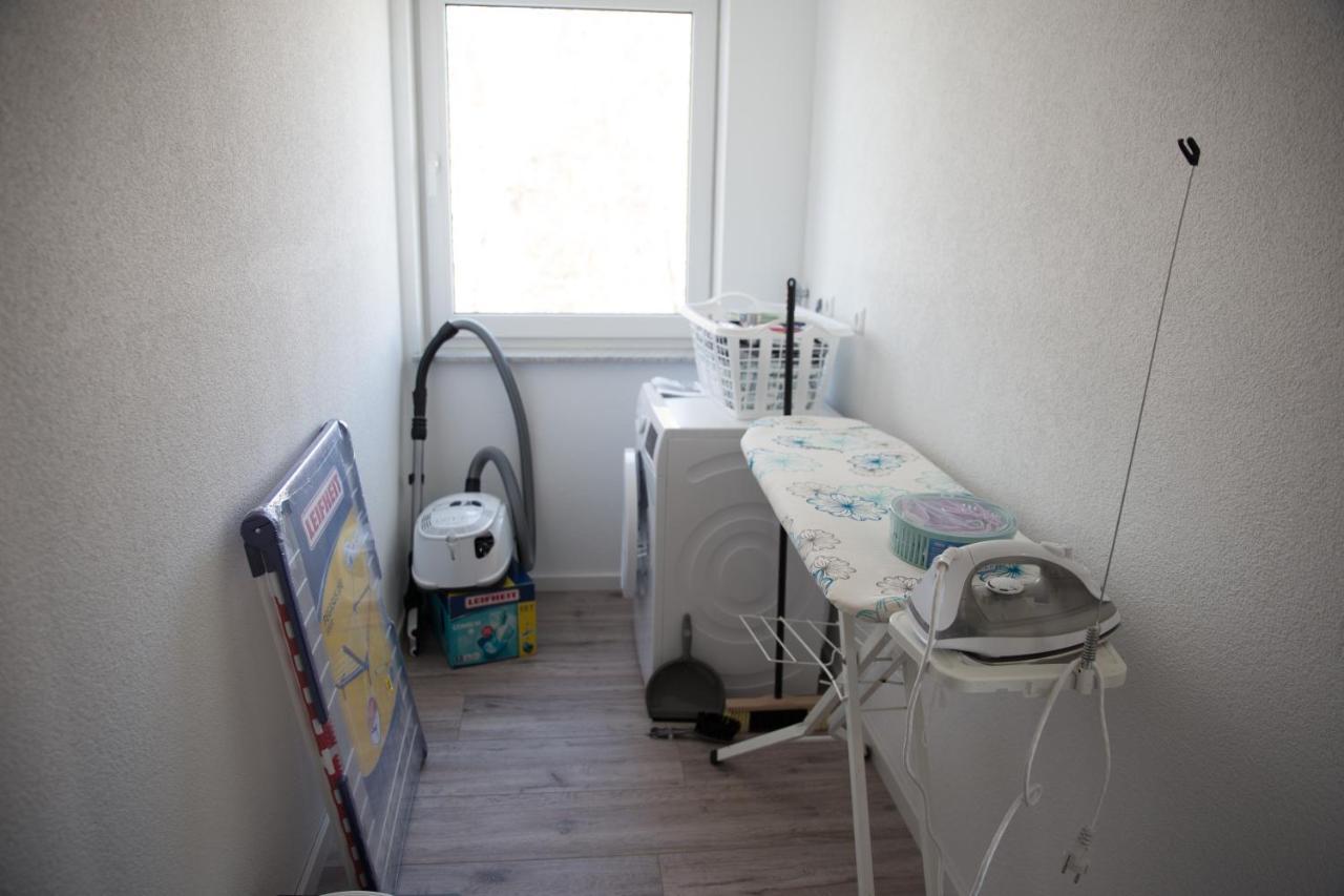 Moderne Neubau-wohnung Mit Kamin Und 35qm Dachterrasse Apartment *